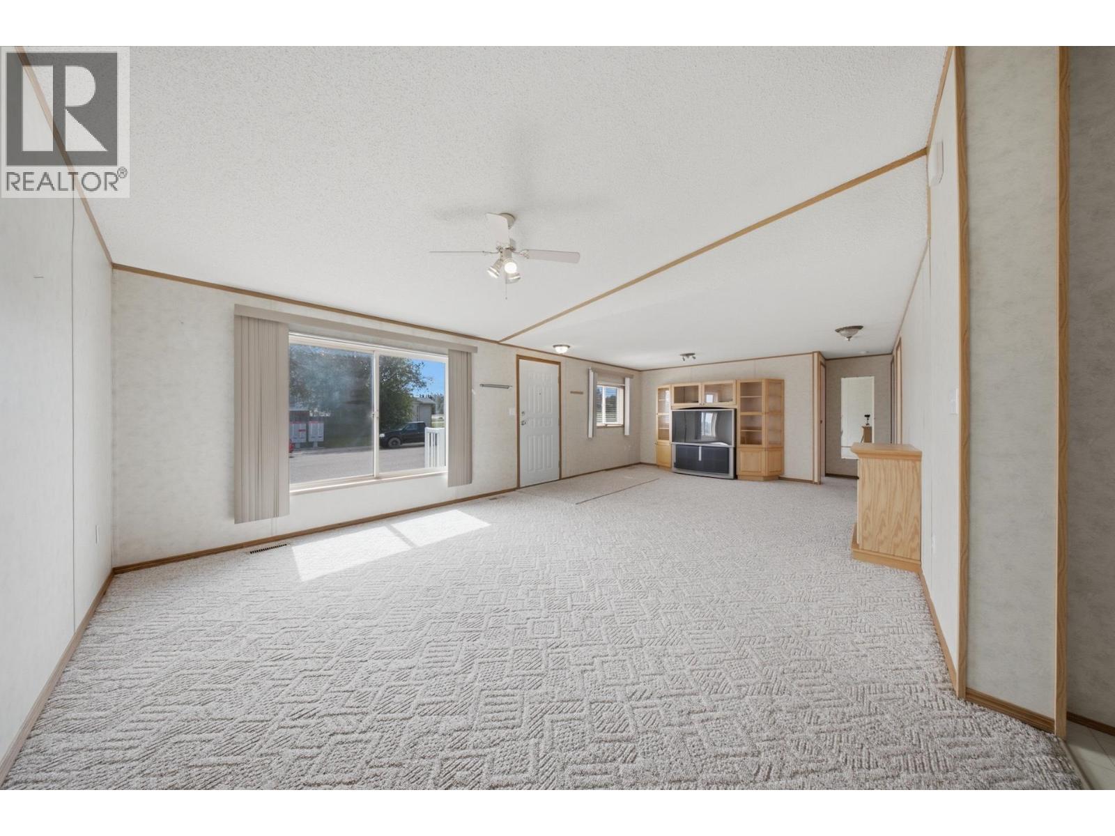 8516 98 AVENUE - Image 5