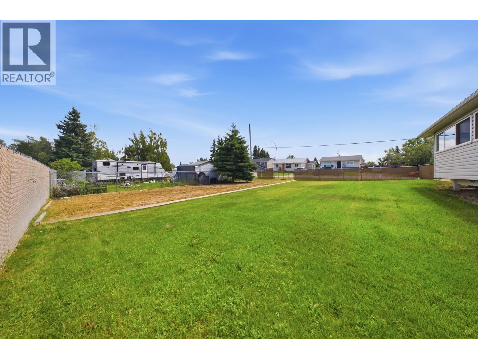 8516 98 AVENUE - Image 35
