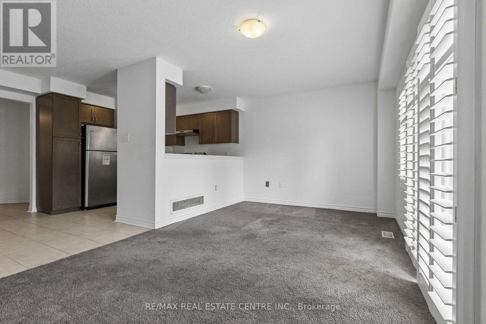 #30O 30 OLDFIELD DRIVE - 18
