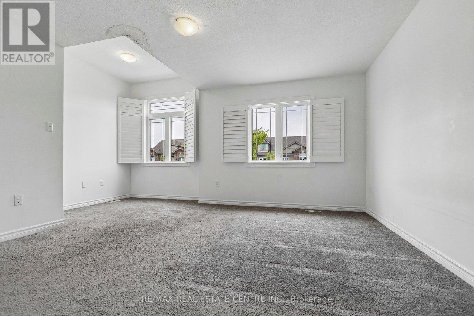#30O 30 OLDFIELD DRIVE - Image 28