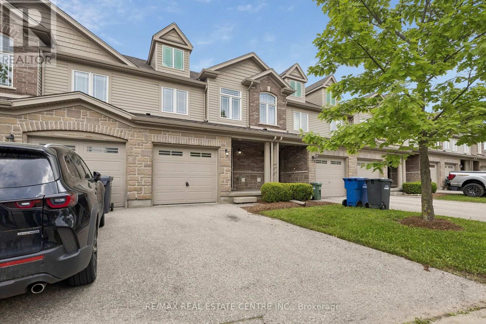 #30O 30 OLDFIELD DRIVE - Image 3