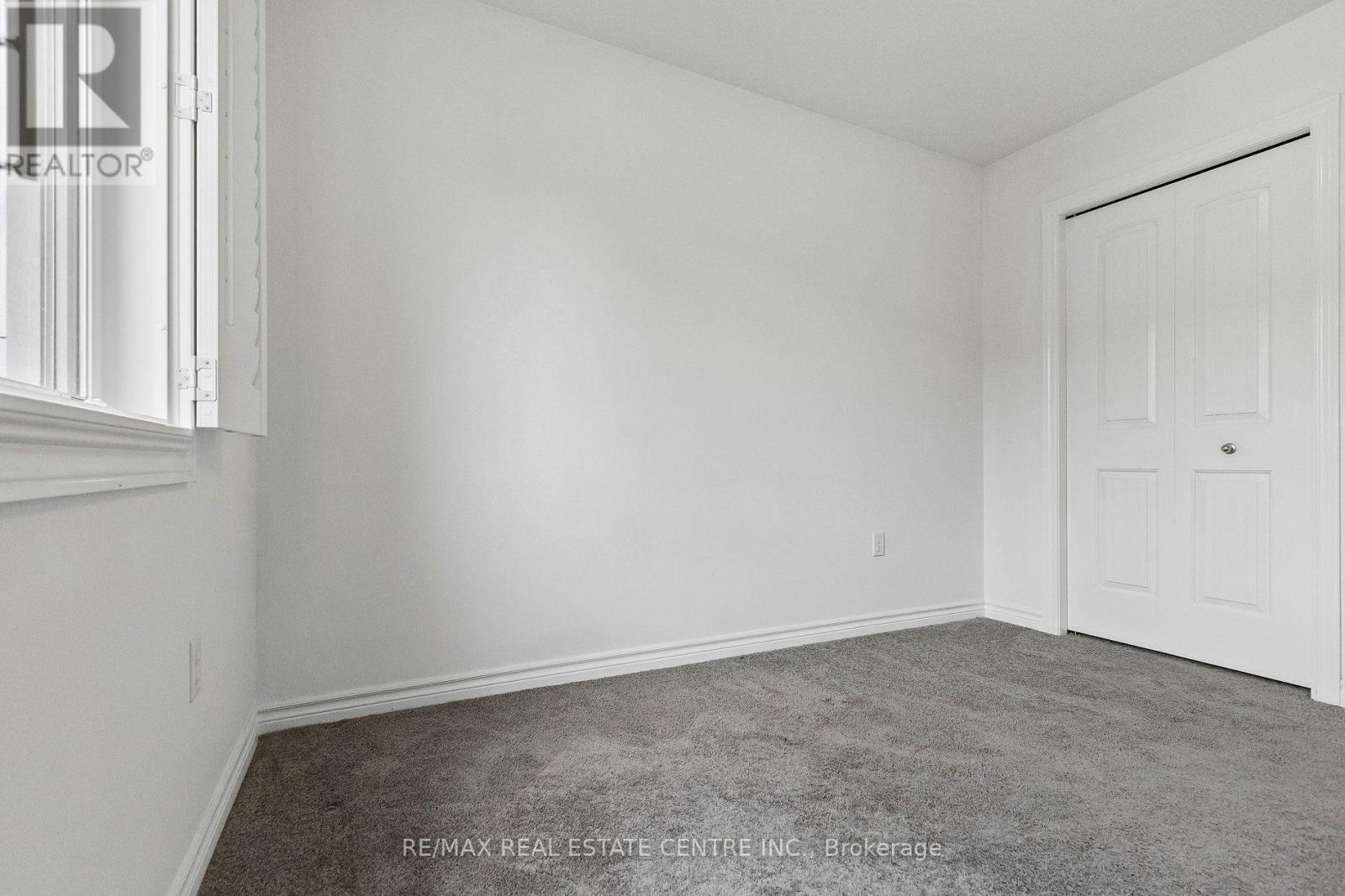 #30O 30 OLDFIELD DRIVE - Image 34