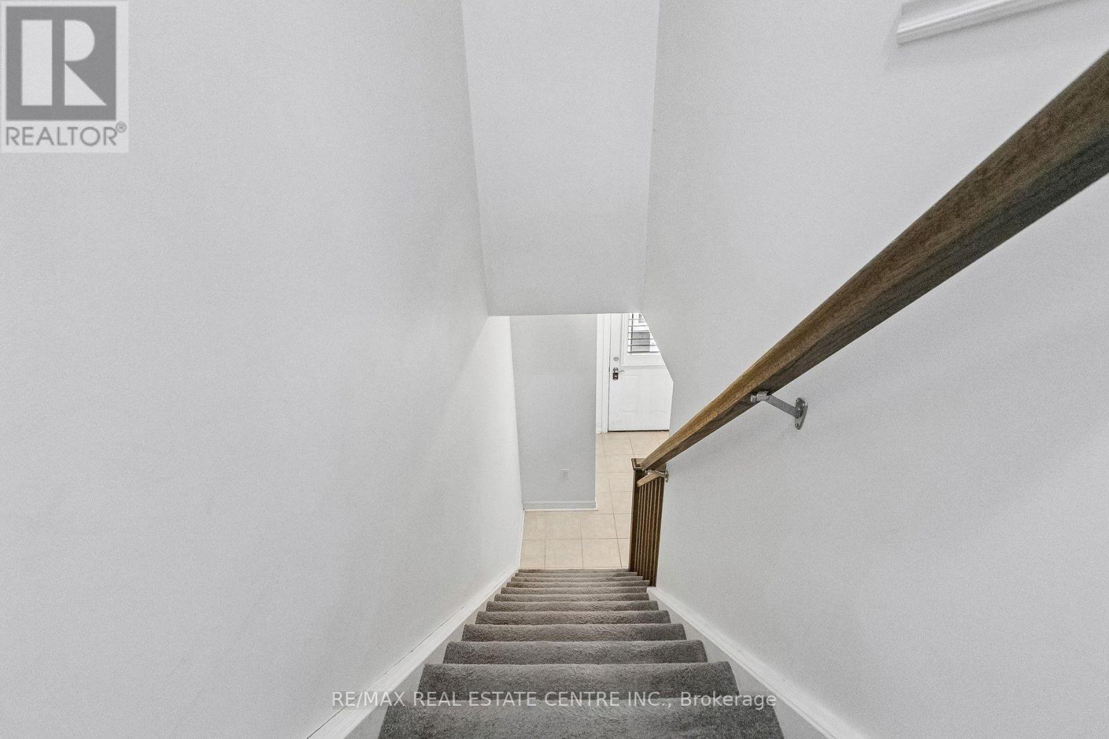 #30O 30 OLDFIELD DRIVE - Image 37