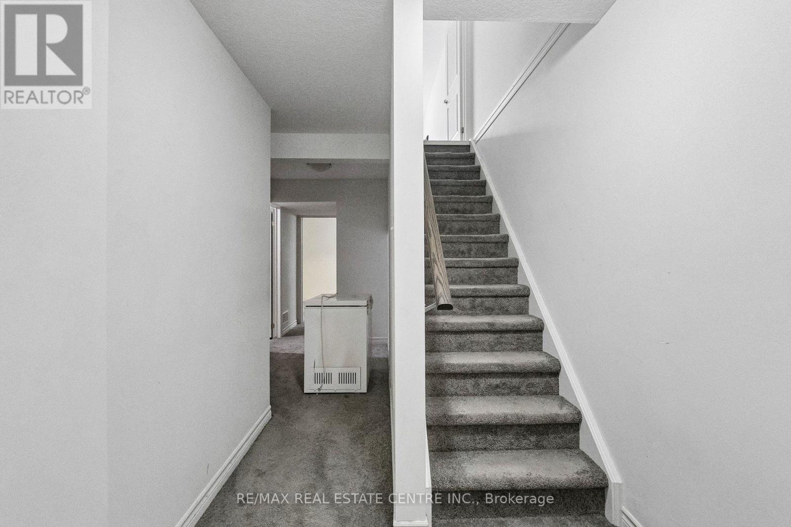 #30O 30 OLDFIELD DRIVE - Image 39