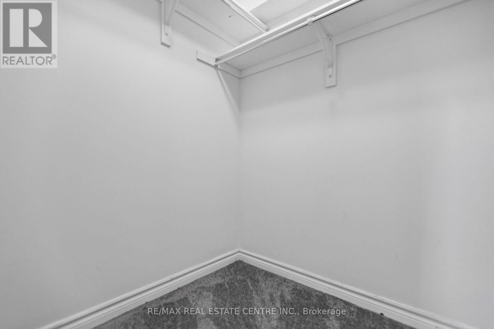 #30O 30 OLDFIELD DRIVE - 43