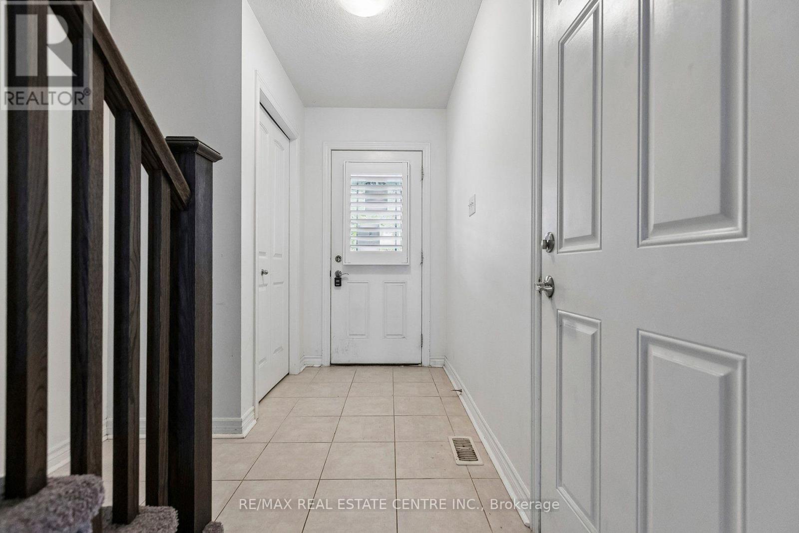 #30O 30 OLDFIELD DRIVE - 8