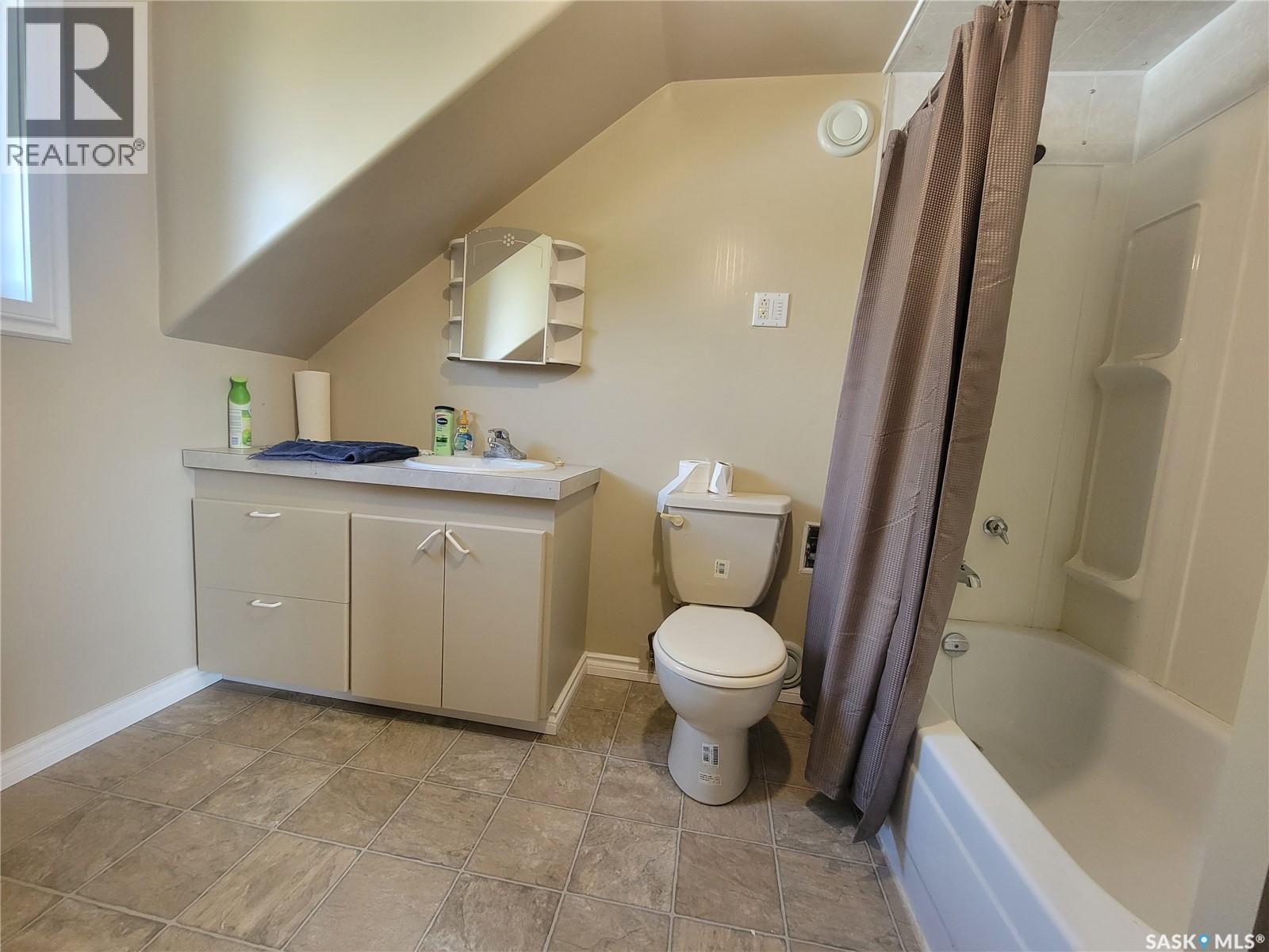 118 2nd STREET W - 15