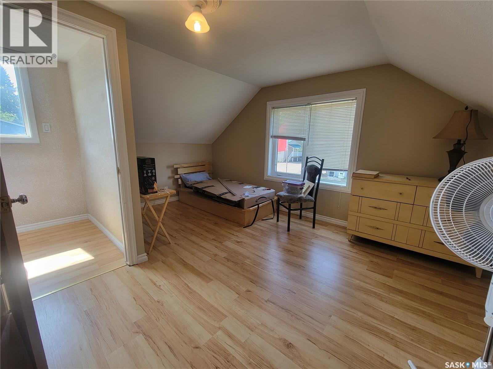 118 2nd STREET W - Image 17