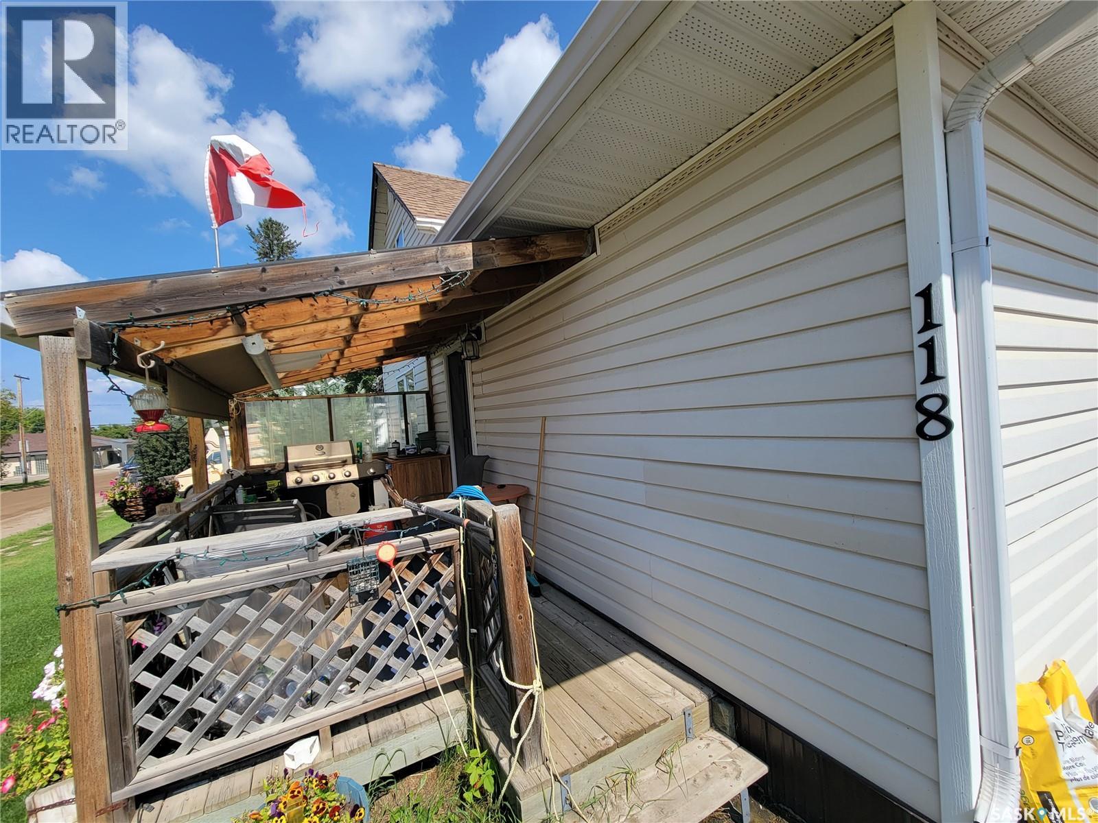 118 2nd STREET W - 22