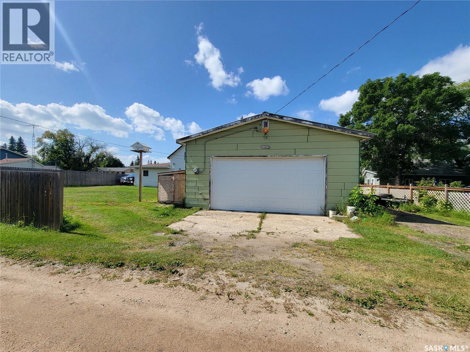 118 2nd STREET W - 3