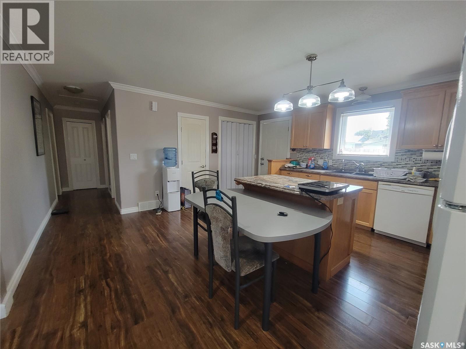 118 2nd STREET W - Image 4