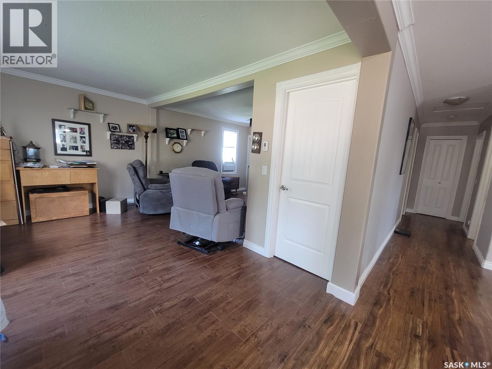 118 2nd STREET W - Image 6
