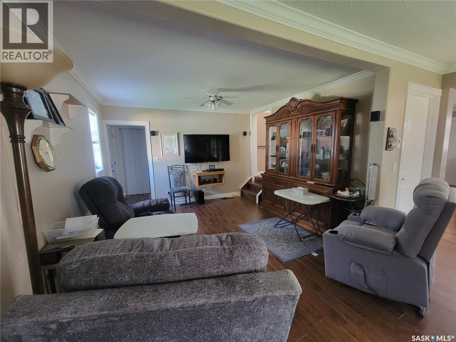 118 2nd STREET W - Image 8