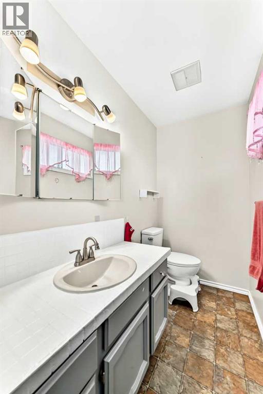 67 Newcombe Crescent - 16