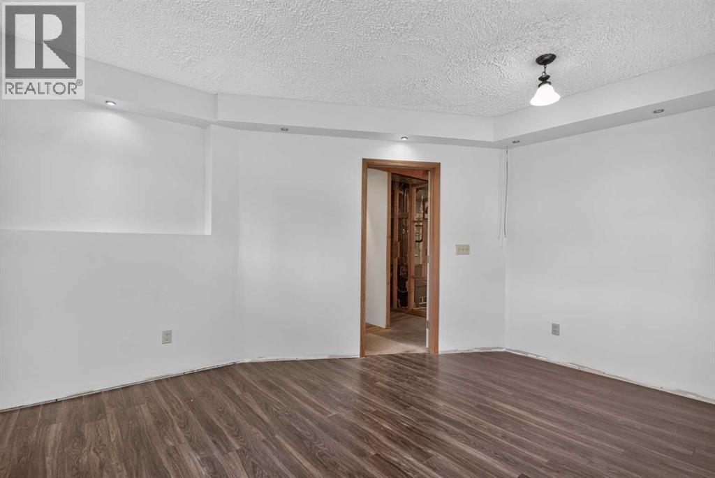 10407 102 Ave - Image 35