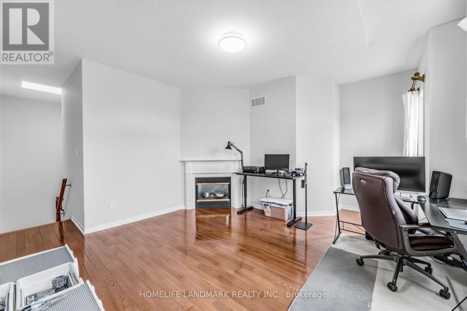 86 LAURIER AVENUE - 19