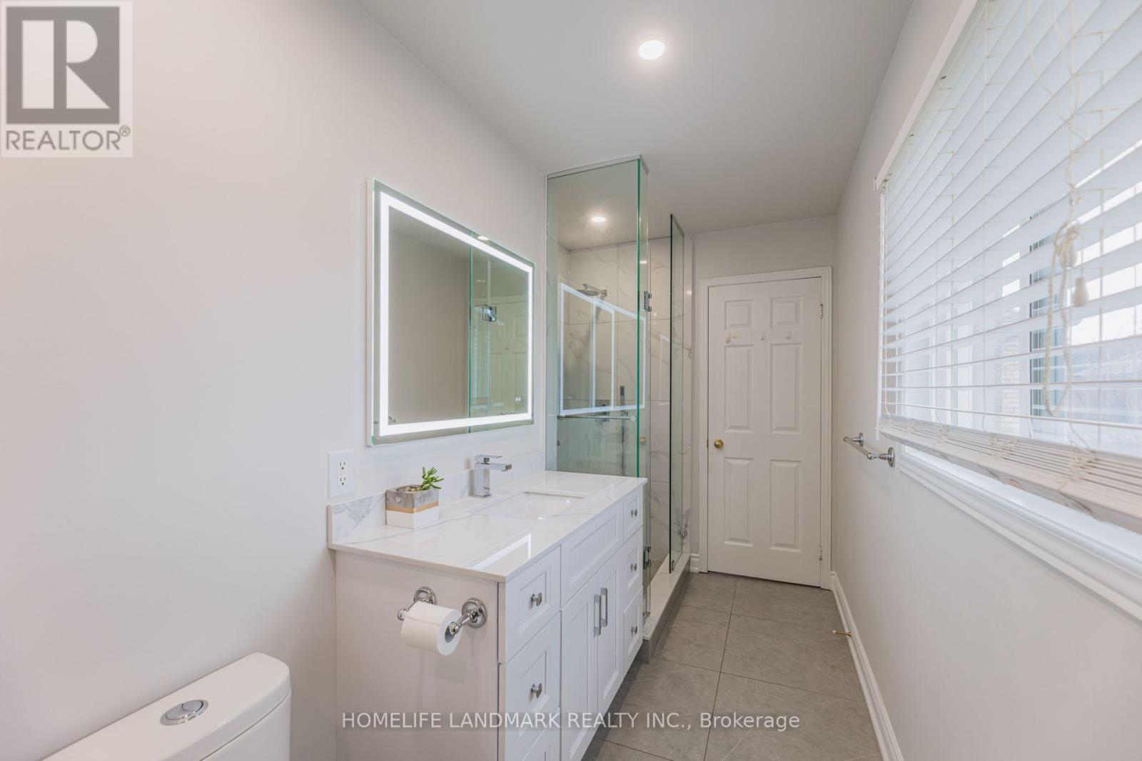 86 LAURIER AVENUE - 24