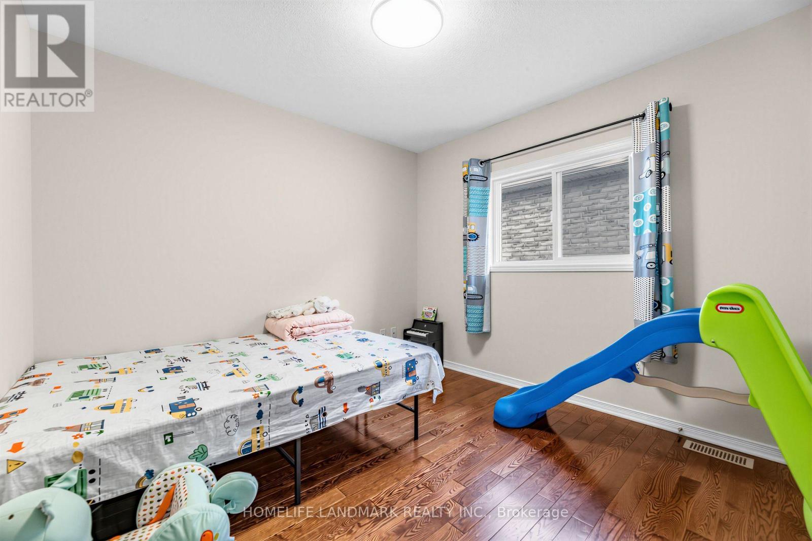 86 LAURIER AVENUE - Image 29