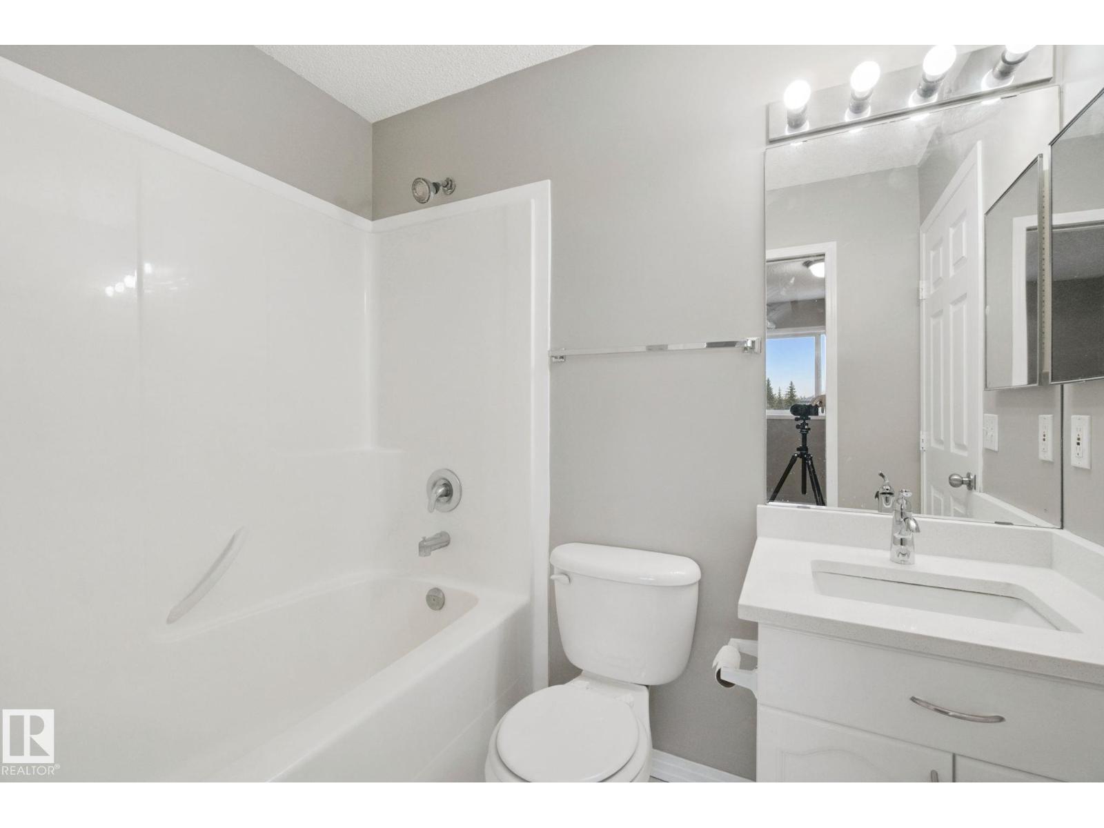 3104 32 AV NW - Image 25