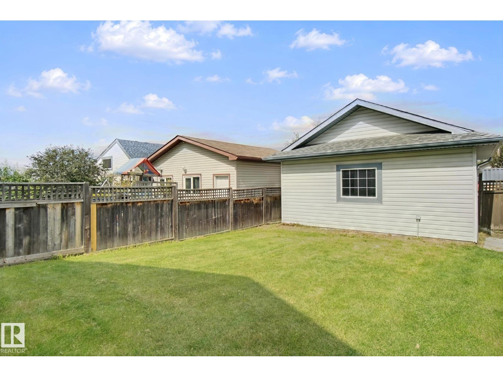 3104 32 AV NW - 42