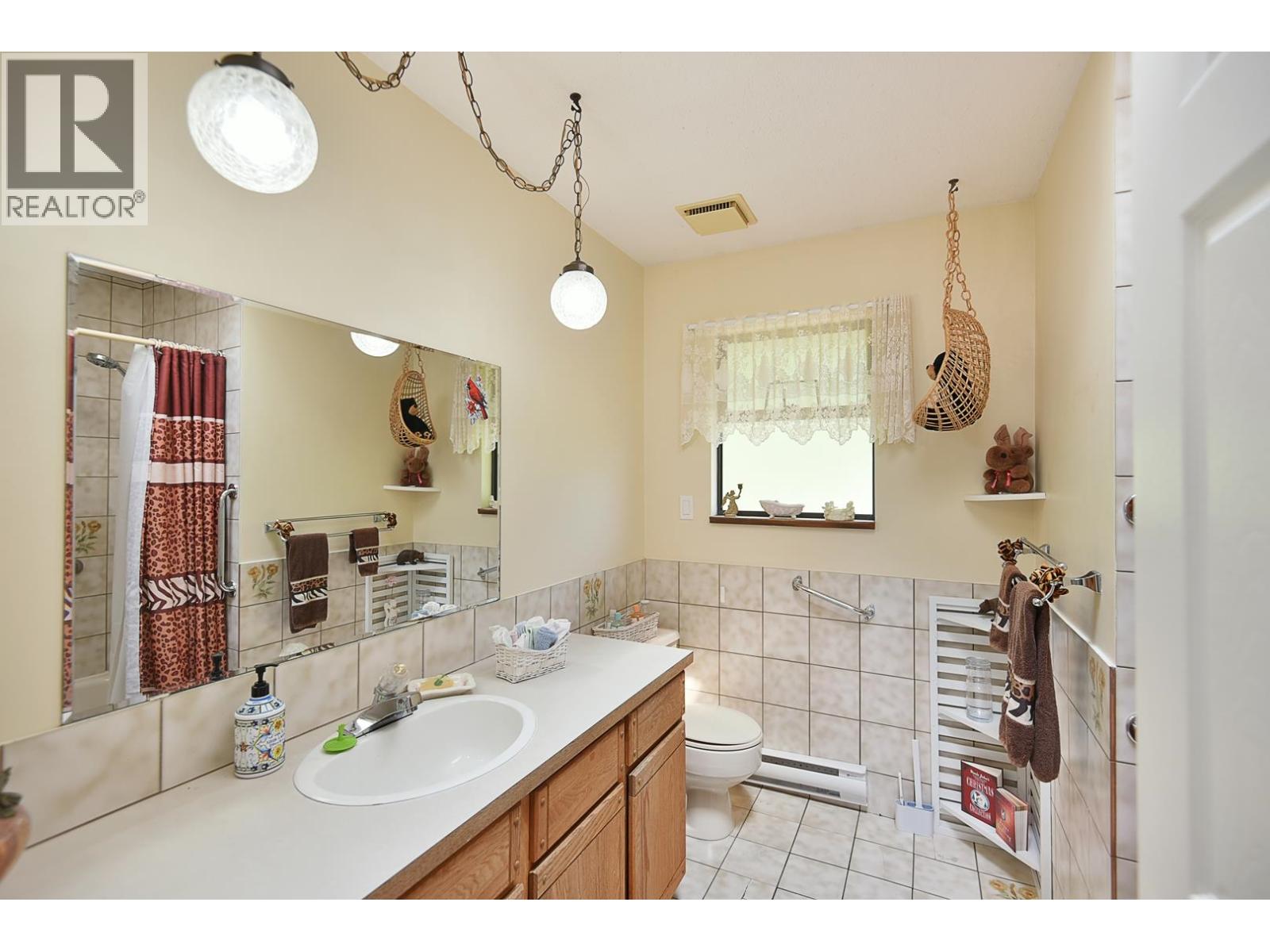 6450 JASPER ROAD, Sechelt