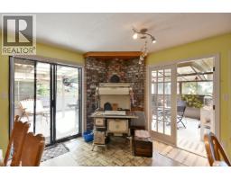 6450 Jasper Road, Sechelt, BC V7Z0S6 Photo 9