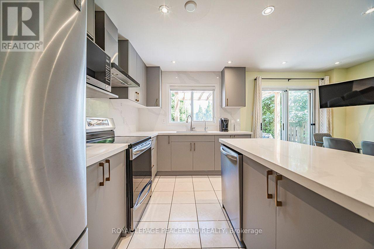 110 FOXFIELD CRESCENT - 18
