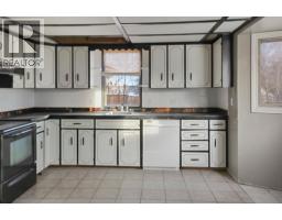 4pc Bathroom - 5131 51 Street, Consort, AB T0C1B0 Photo 8