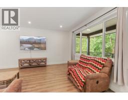 Kitchen - 279 Westwood Rd, Nanaimo, BC V9R6S4 Photo 9