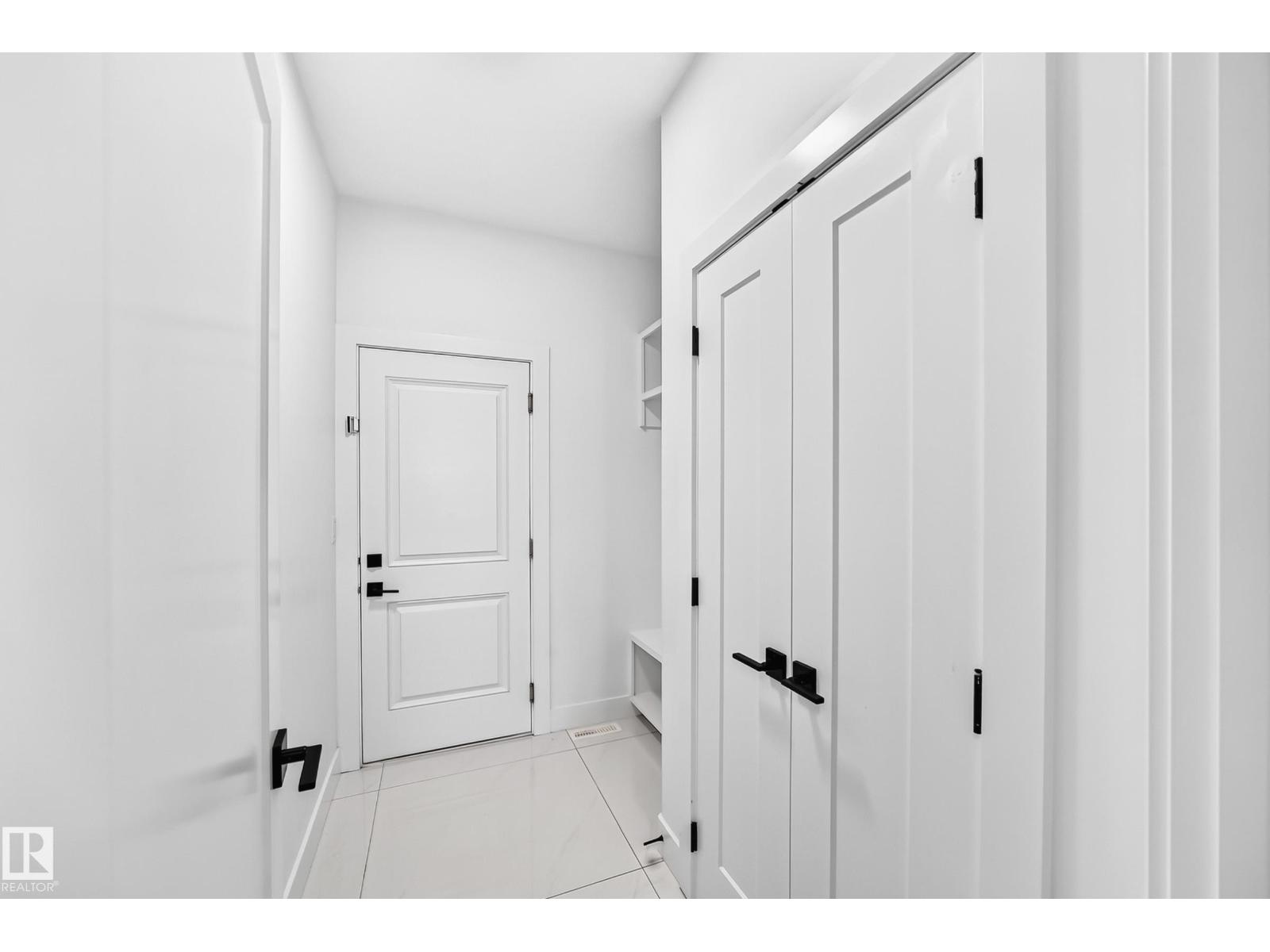 3101 SOLEIL BV - Image 29