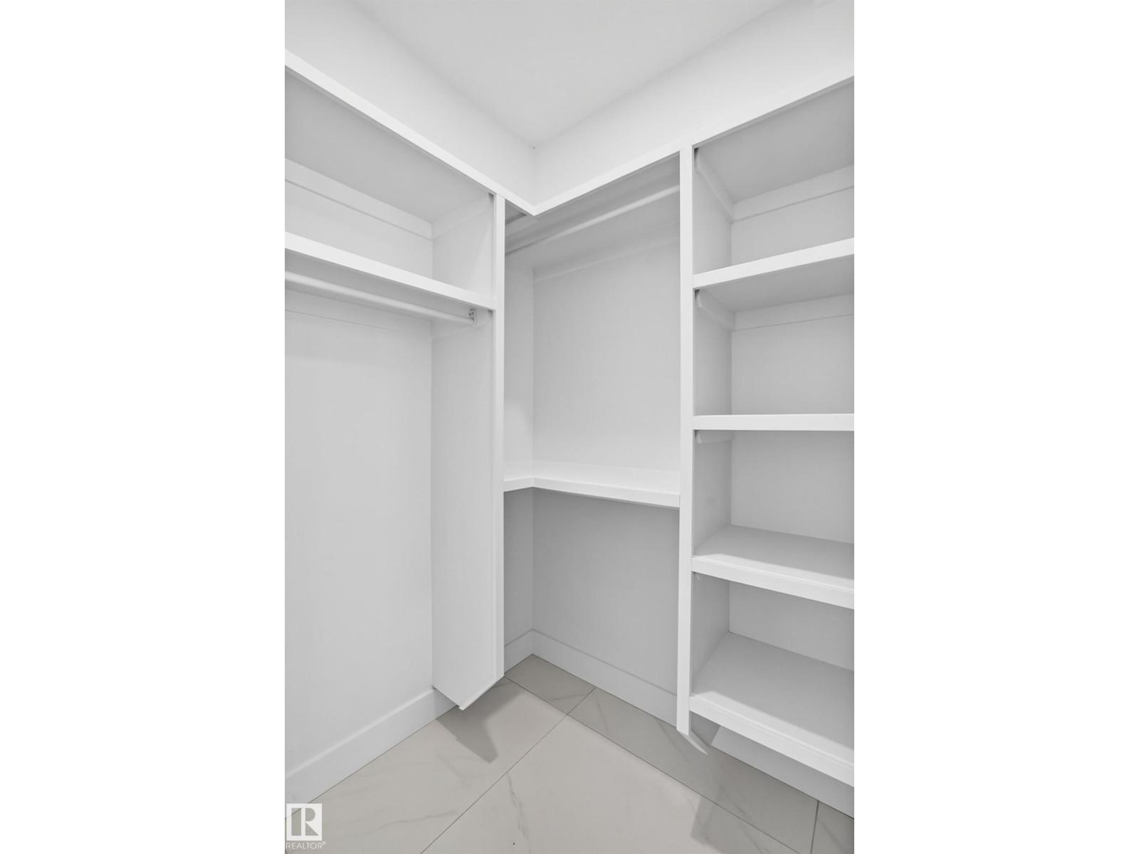 3101 SOLEIL BV - Image 27