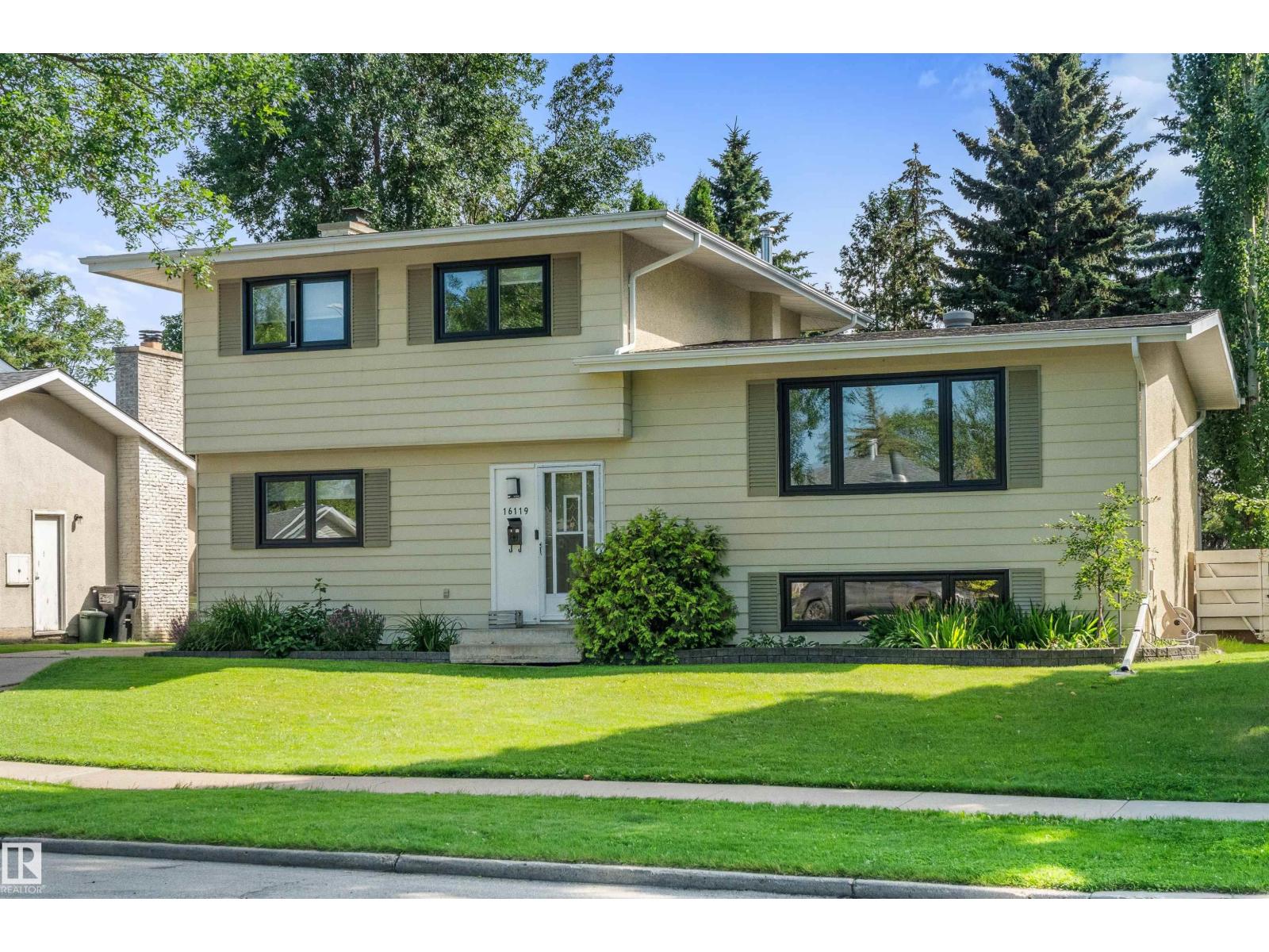 16119 78 AV NW - 1