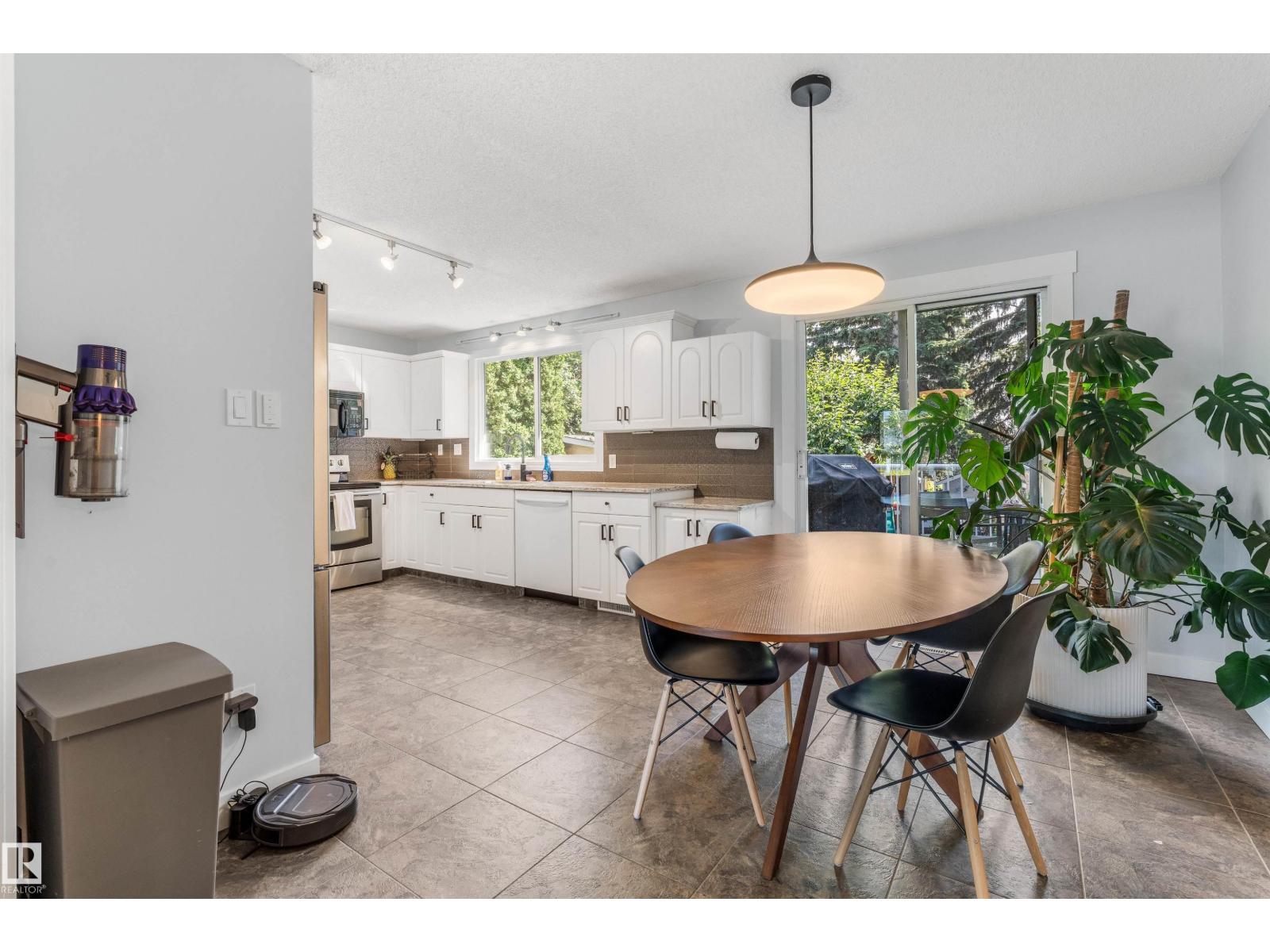 16119 78 AV NW - Image 12