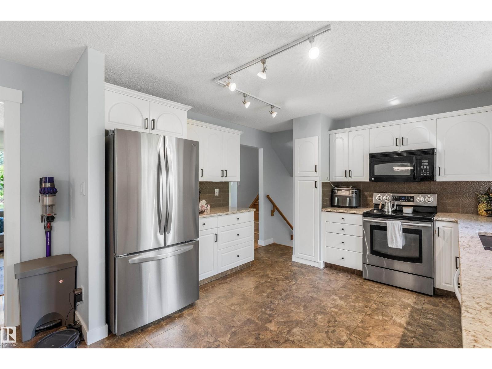 16119 78 AV NW - 15