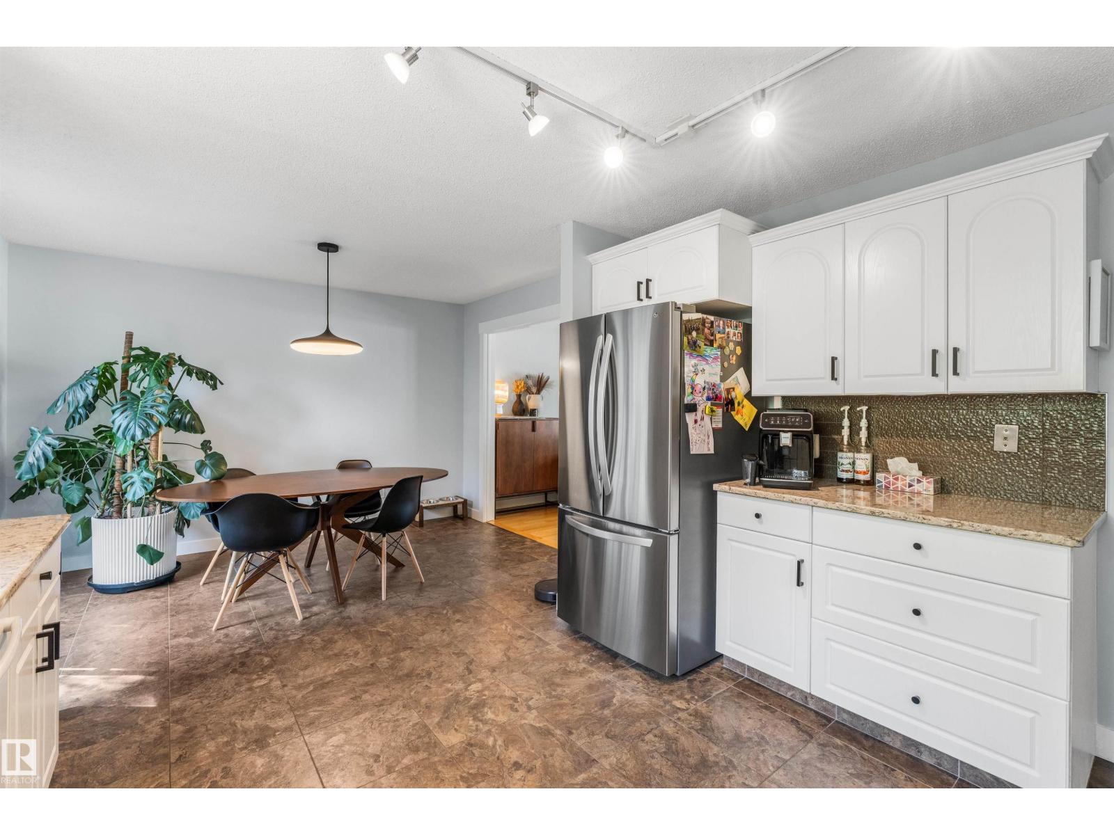 16119 78 AV NW - Image 17