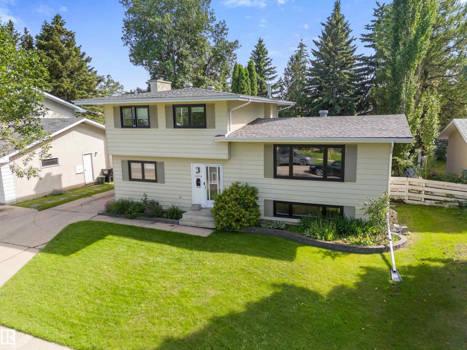 16119 78 AV NW - 3