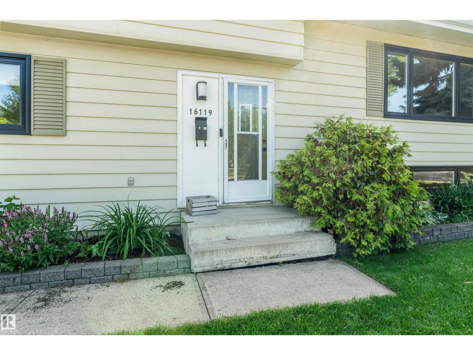 16119 78 AV NW - 6