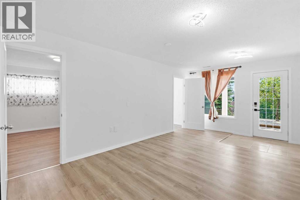 288 Springborough Way SW - 21