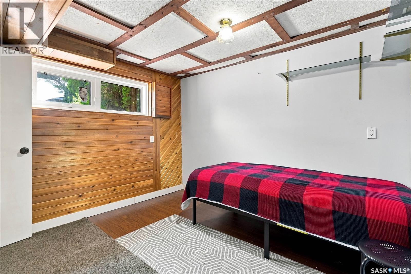 986 Rowell CRESCENT N - Image 30