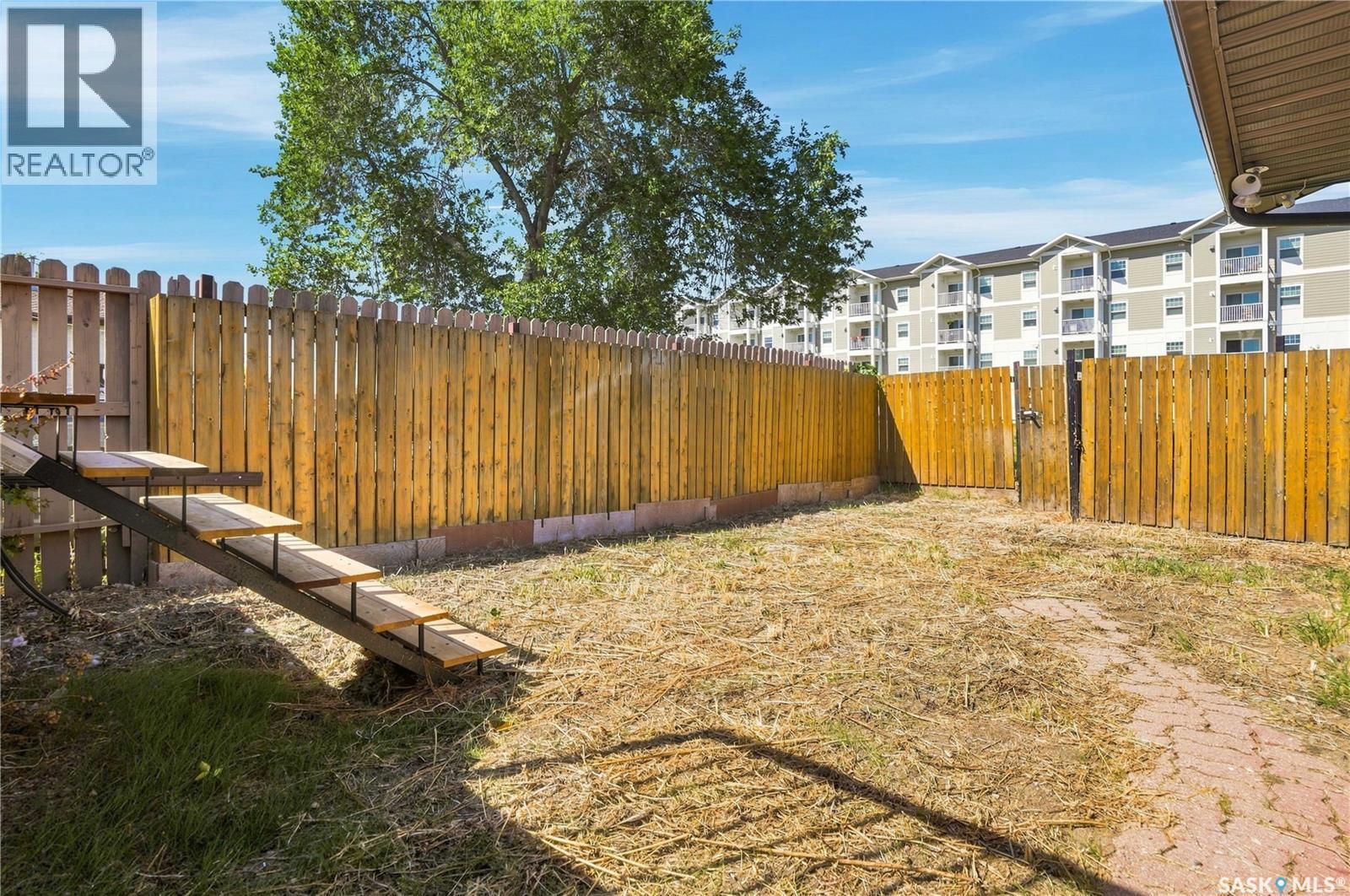 986 Rowell CRESCENT N - Image 44