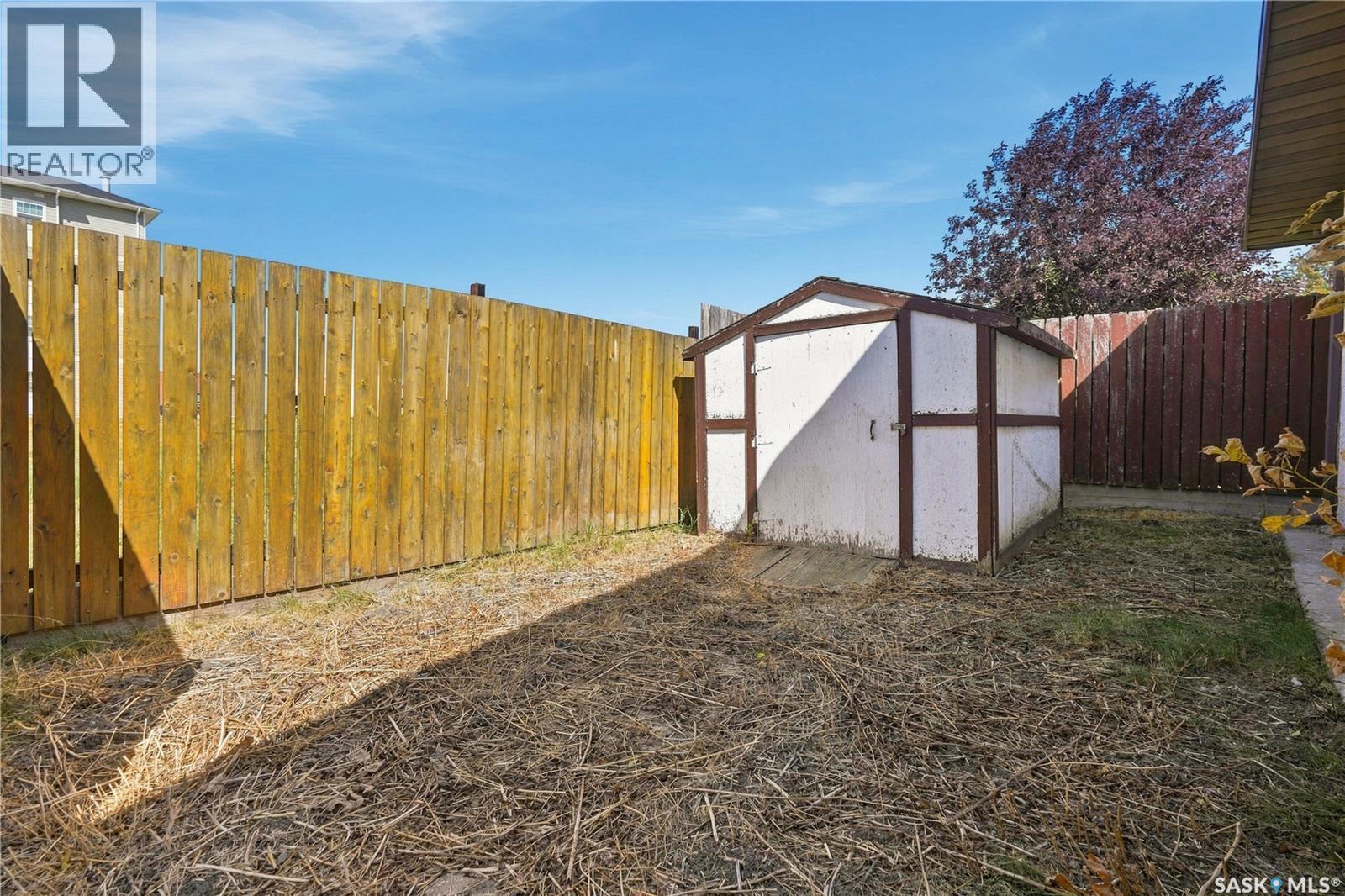 986 Rowell CRESCENT N - Image 46