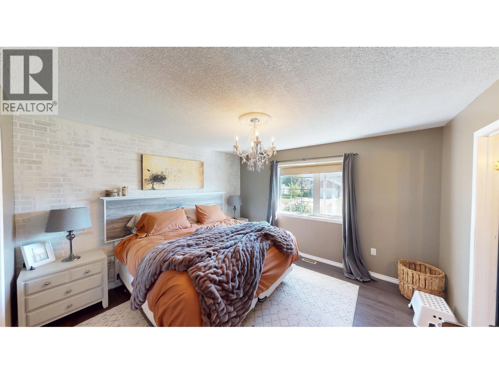 10612 88A STREET - Image 21