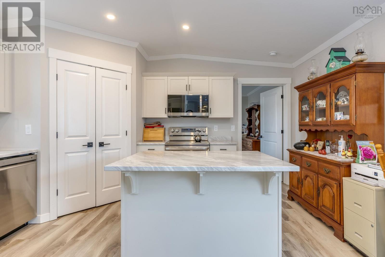Property 11 of 27 of 38 Halton Drive