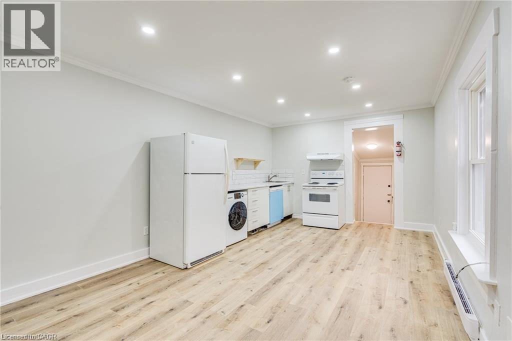 33 ALBION Street Unit# Upper #2