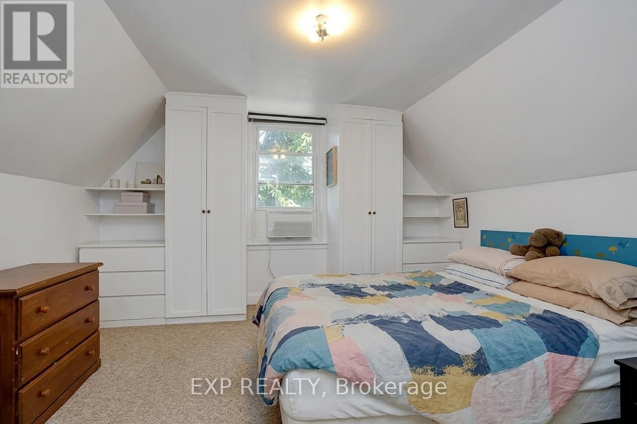 102 LEBRETON STREET N - Image 17