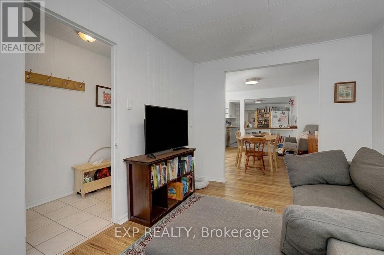 102 LEBRETON STREET N - Image 6
