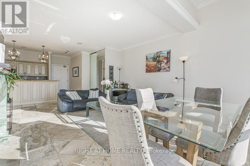 #PH2 25 GRENVILLE STREET - 21