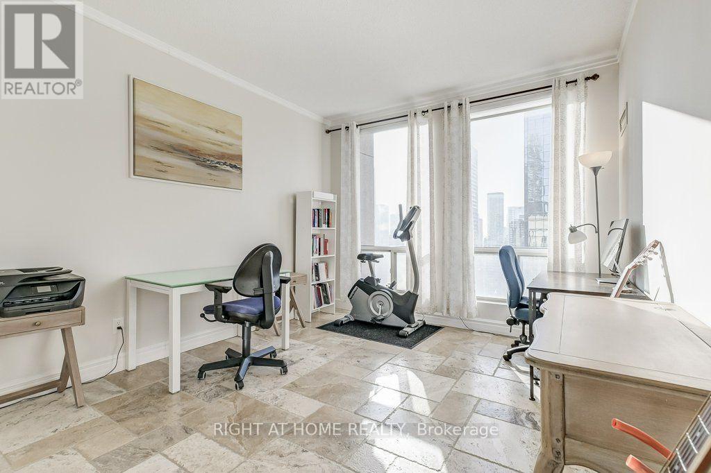 #PH2 25 GRENVILLE STREET - 27