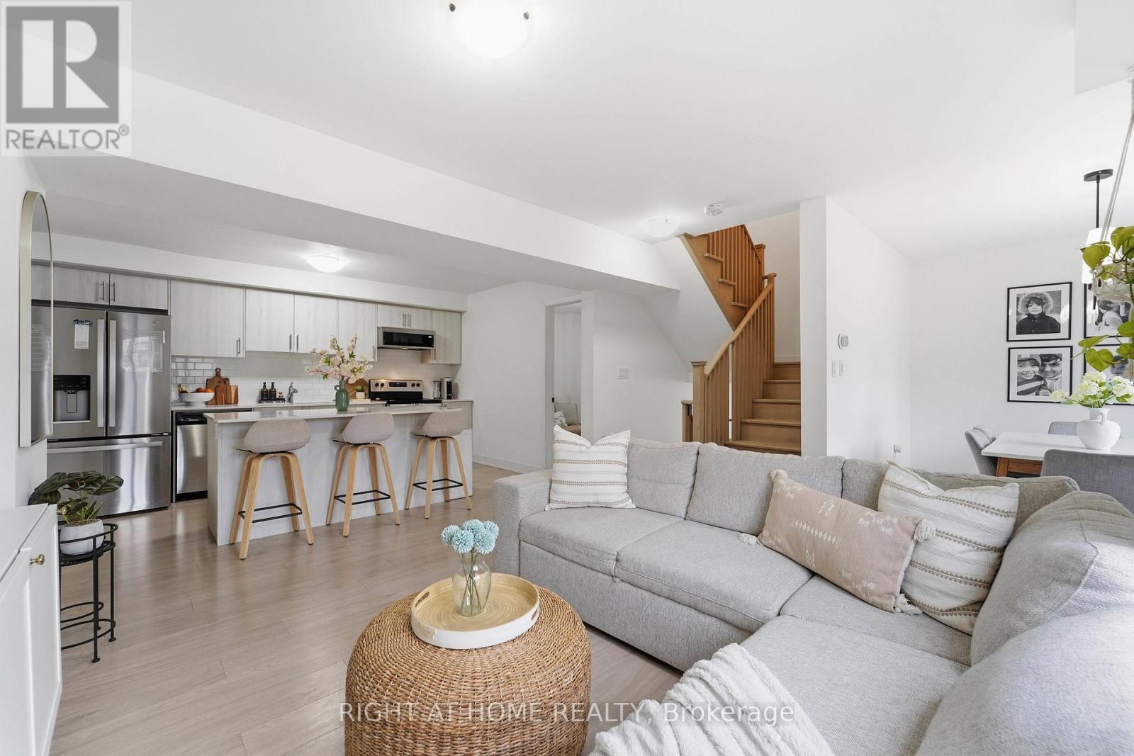 50 HAY LANE - Image 15