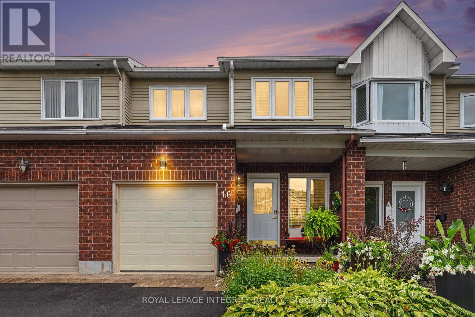16 STREAMWOOD LANE - 32